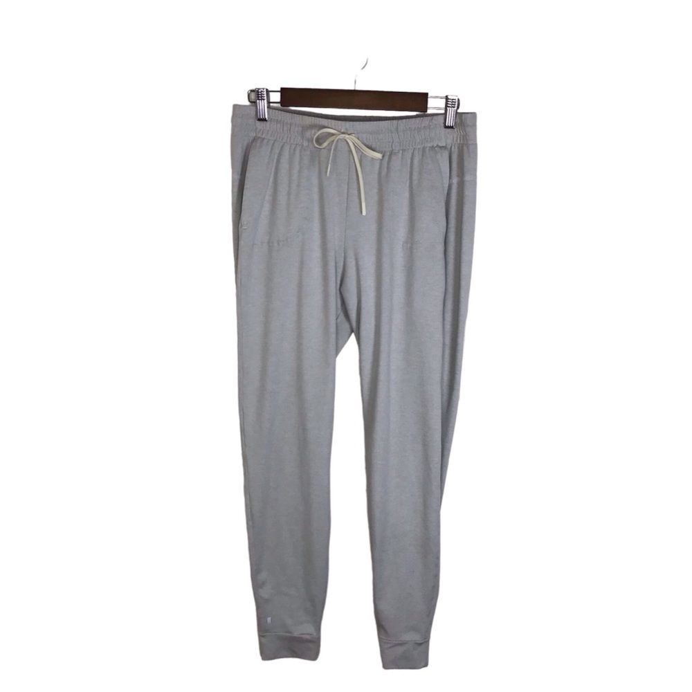 NOBULL Women’s Jogger in Ivory Size Medium.